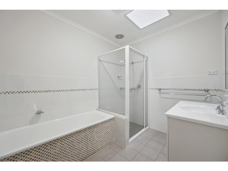 207 Anthony Rolfe Avenue, Gungahlin ACT 2912