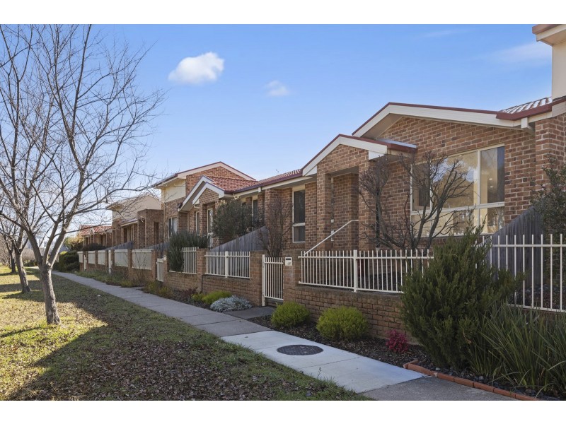 207 Anthony Rolfe Avenue, Gungahlin ACT 2912