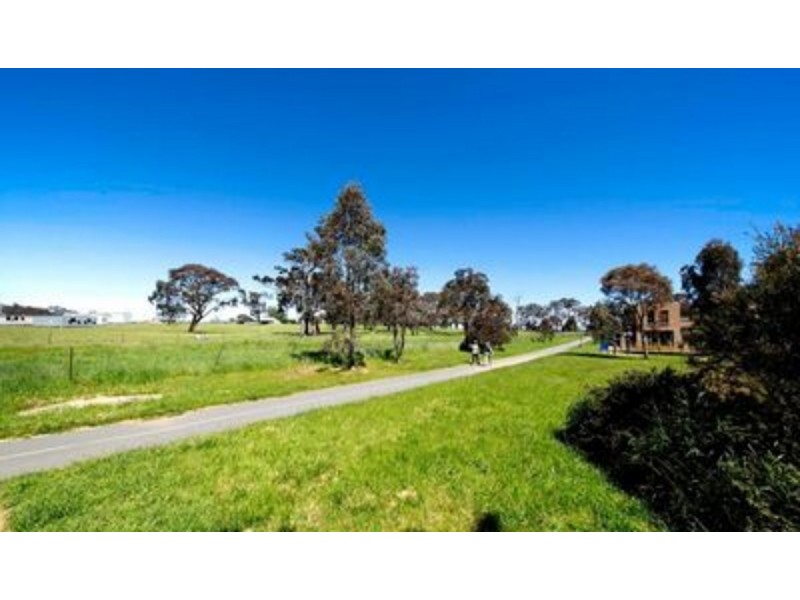 2/15 & 11 Combo Court, Harrison ACT 2914