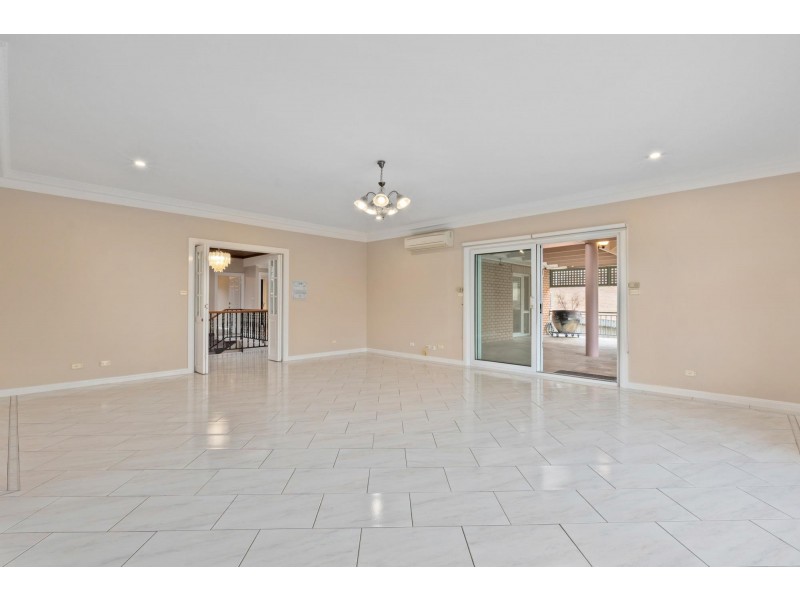 10 Claxton Crescent, Lyneham ACT 2602