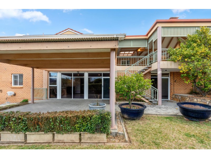 10 Claxton Crescent, Lyneham ACT 2602