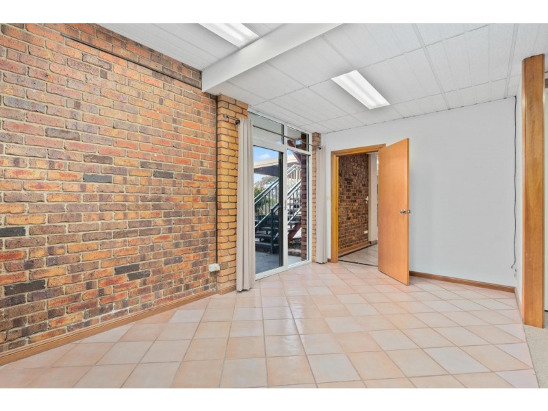 10 Claxton Crescent, Lyneham ACT 2602