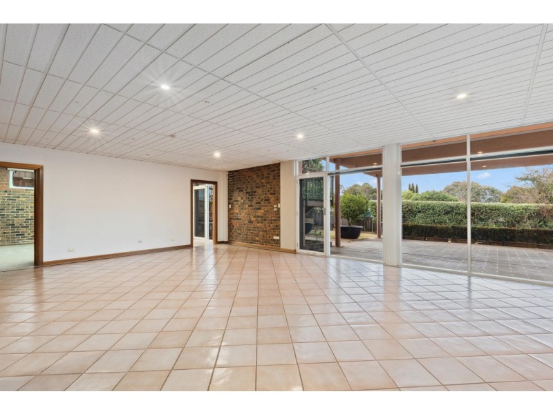 10 Claxton Crescent, Lyneham ACT 2602