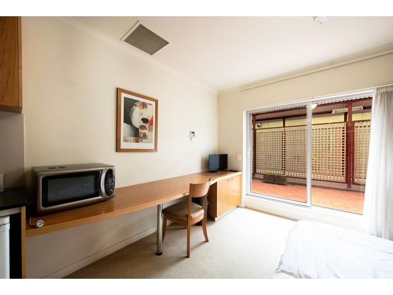 211/2 Akuna Street, City ACT 2601