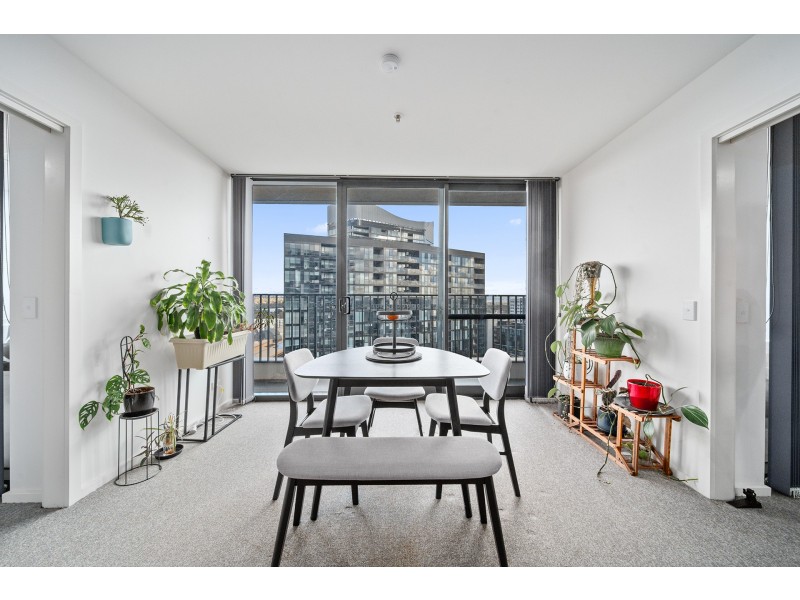 2004/120 Eastern Valley Way, Belconnen ACT 2617
