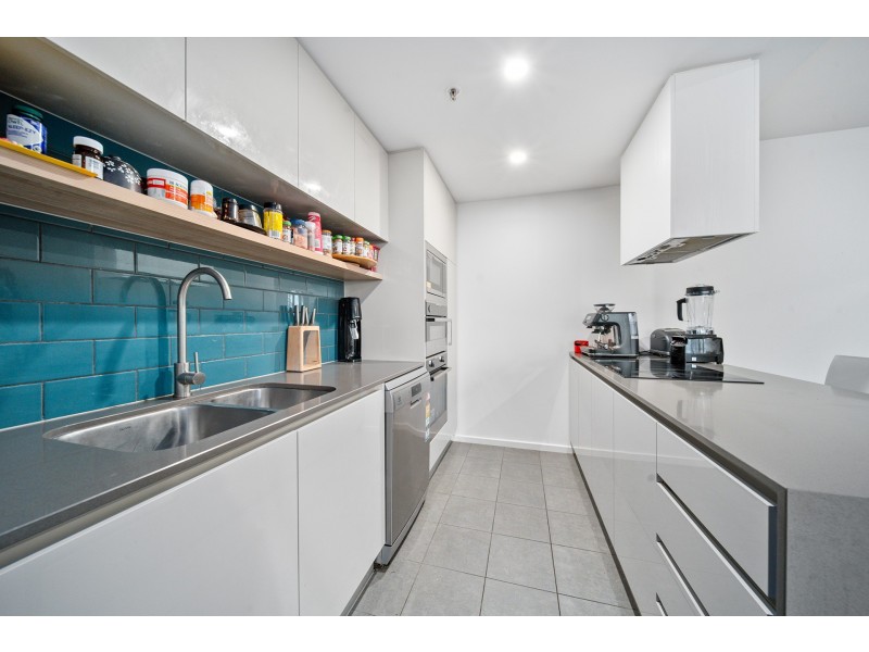 2004/120 Eastern Valley Way, Belconnen ACT 2617