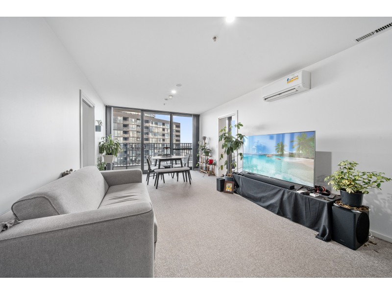 2004/120 Eastern Valley Way, Belconnen ACT 2617
