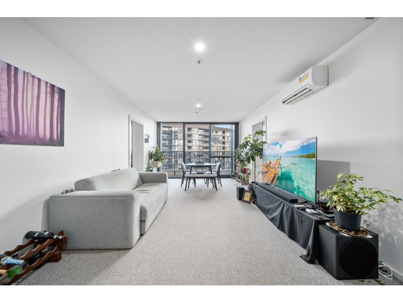2004/120 Eastern Valley Way, Belconnen ACT 2617