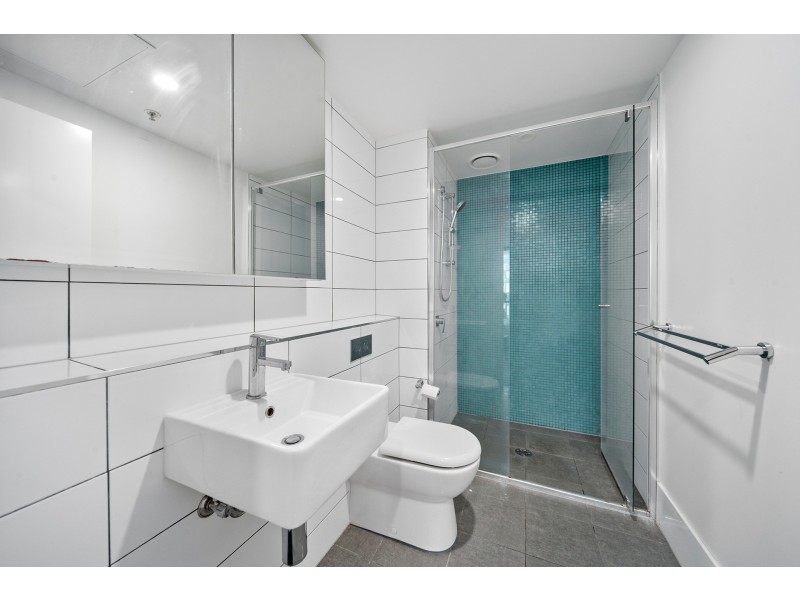 2004/120 Eastern Valley Way, Belconnen ACT 2617
