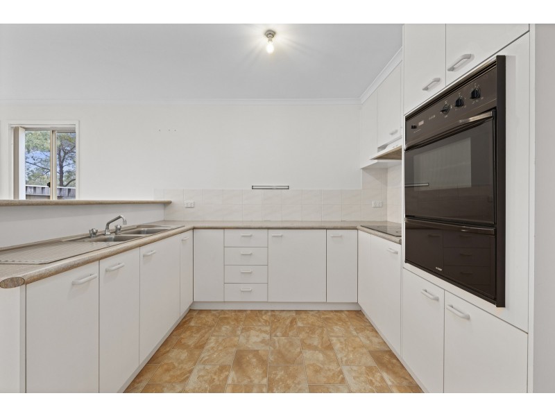 2 Grounds Crescent, Greenway ACT 2900