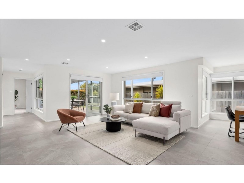 72 Narden Street, Crace ACT 2911