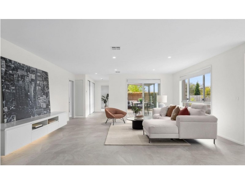 72 Narden Street, Crace ACT 2911