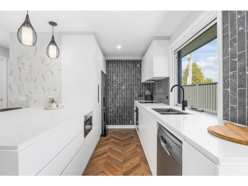 2/11 Pollock Street, Chifley ACT 2606