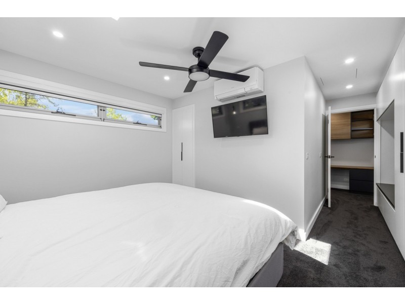 2/11 Pollock Street, Chifley ACT 2606