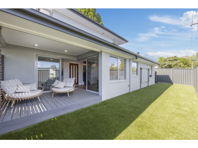 2/11 Pollock Street, Chifley ACT 2606