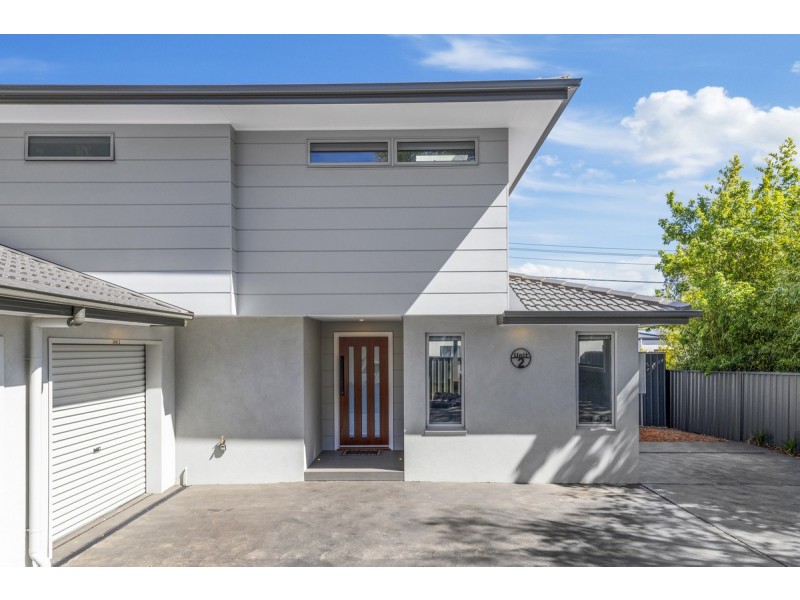 2/11 Pollock Street, Chifley ACT 2606