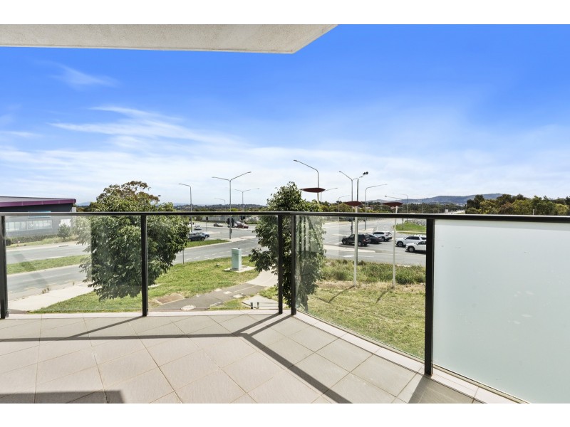 16/1 Anthony Rolfe Avenue, Gungahlin ACT 2912