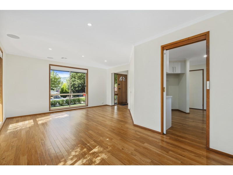 4 Lawlor Place, Gordon ACT 2906