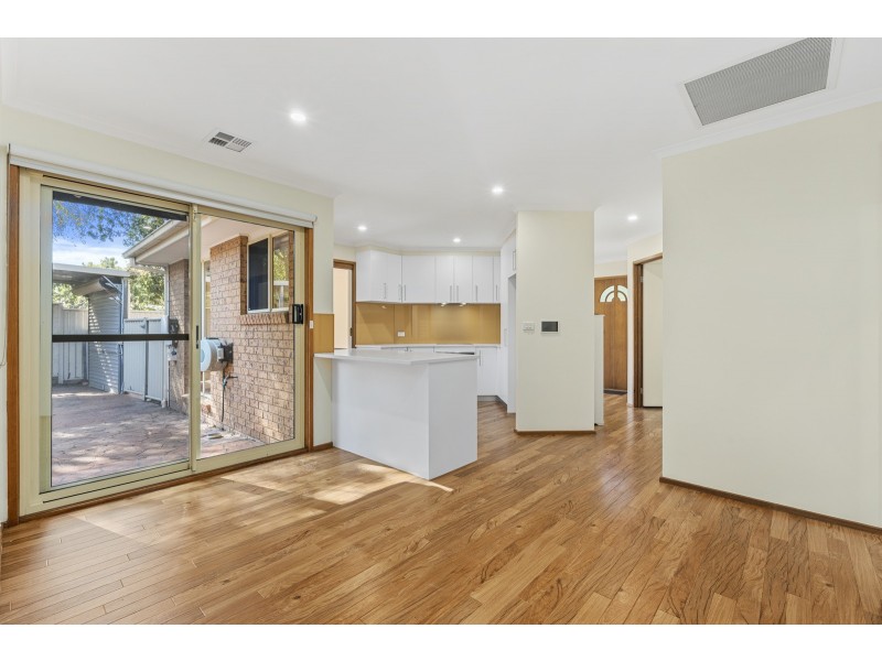 4 Lawlor Place, Gordon ACT 2906