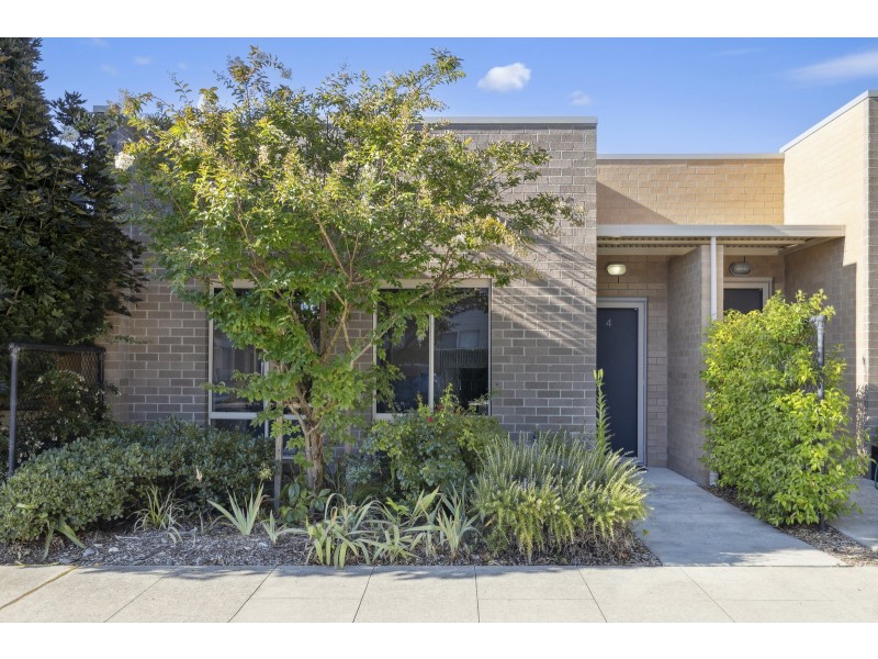 4/35 Clare Burton Crescent, Franklin ACT 2913