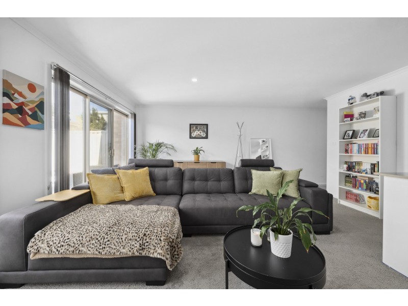 4/35 Clare Burton Crescent, Franklin ACT 2913