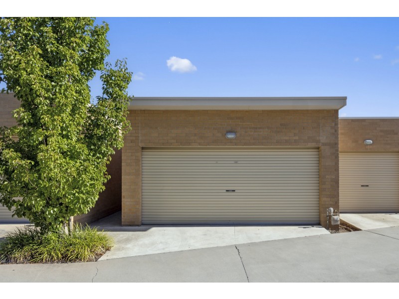 4/35 Clare Burton Crescent, Franklin ACT 2913