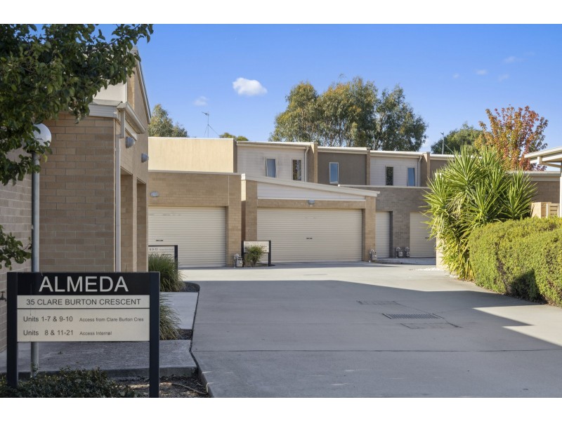4/35 Clare Burton Crescent, Franklin ACT 2913