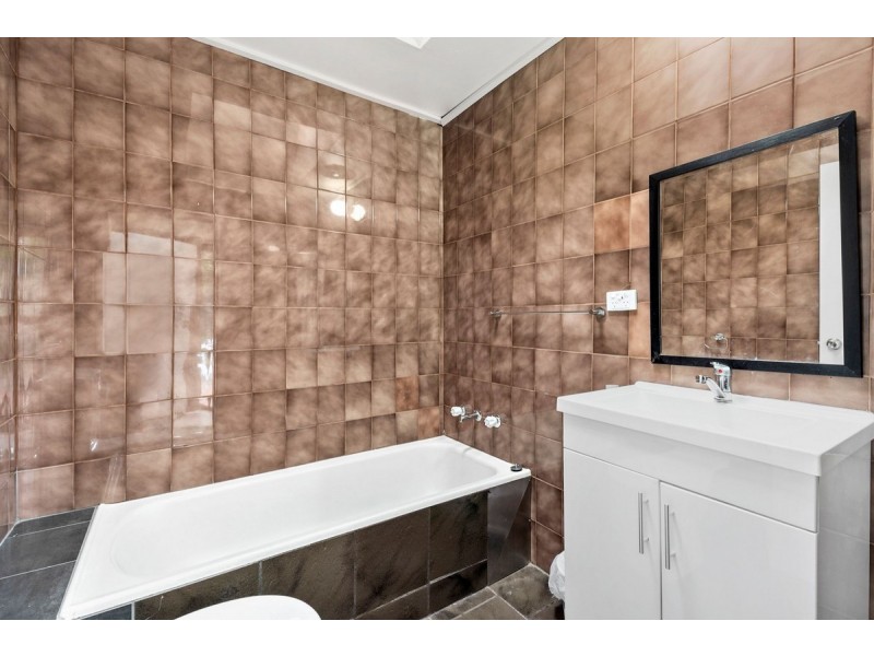 2/5 Gooreen Street, Reid ACT 2612