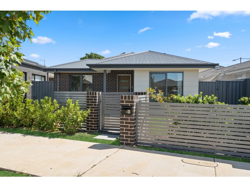 8 Grace Munro Crescent, Holt ACT 2615