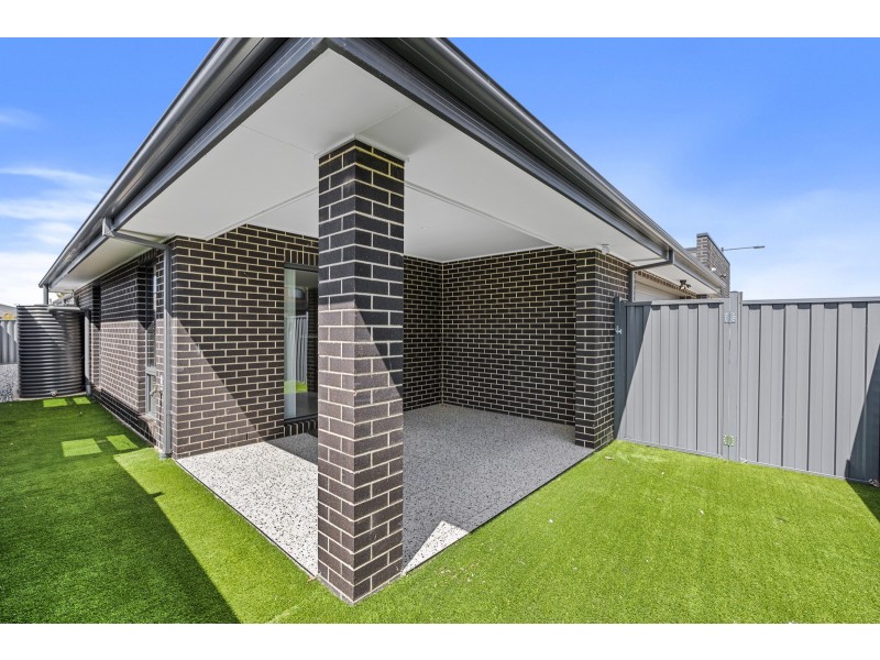 8 Grace Munro Crescent, Holt ACT 2615