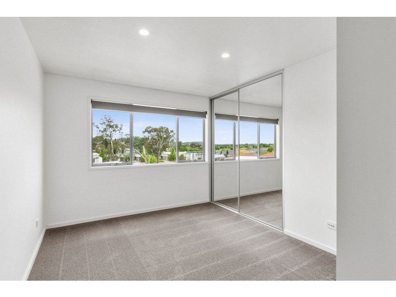 12/4 Sapling Street, Harrison ACT 2914