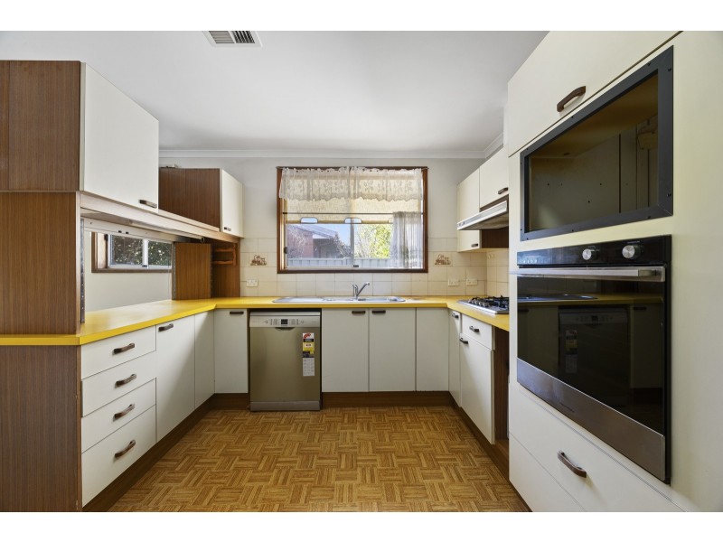 15 Newton Street, Hackett ACT 2602
