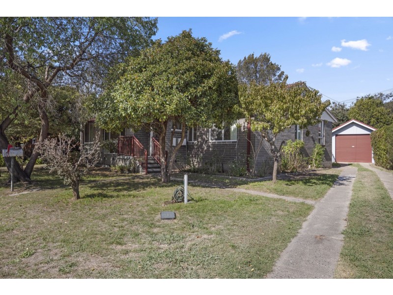 15 Newton Street, Hackett ACT 2602