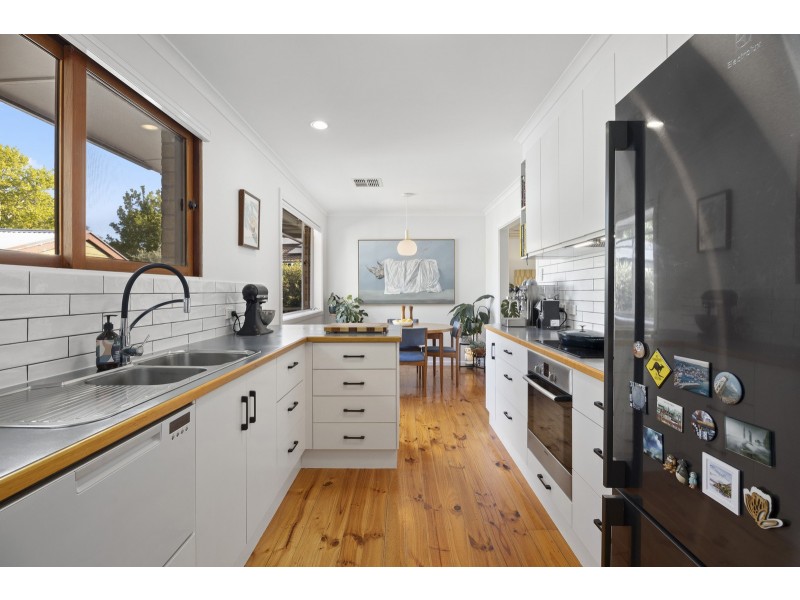 4 Stott Street, Hackett ACT 2602