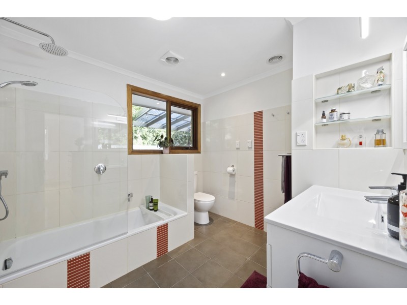 4 Stott Street, Hackett ACT 2602