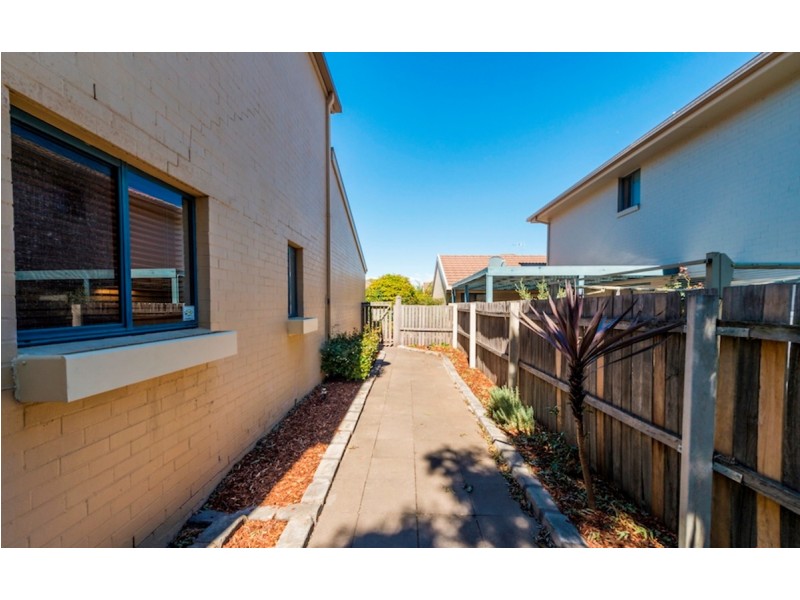 5/2 Dines Place, Bruce ACT 2617