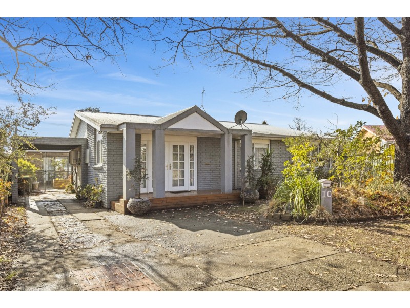 10 Dickinson Street, Watson ACT 2602