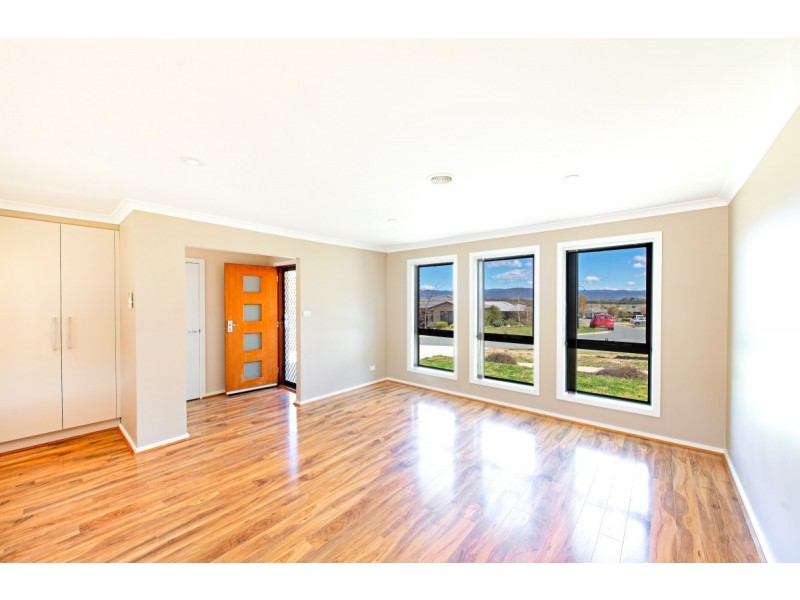 17 Wunderly Circuit, Macgregor ACT 2615