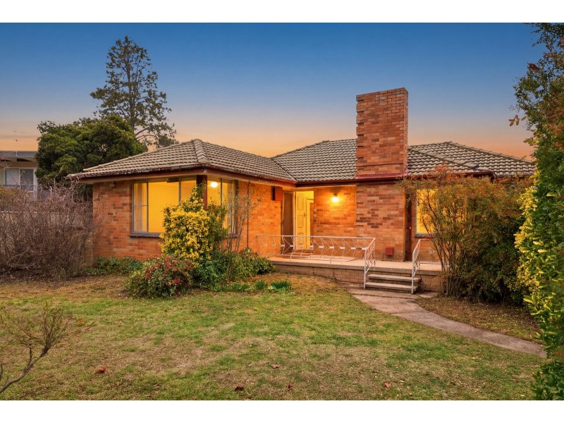 4 Cowan Street, Downer ACT 2602