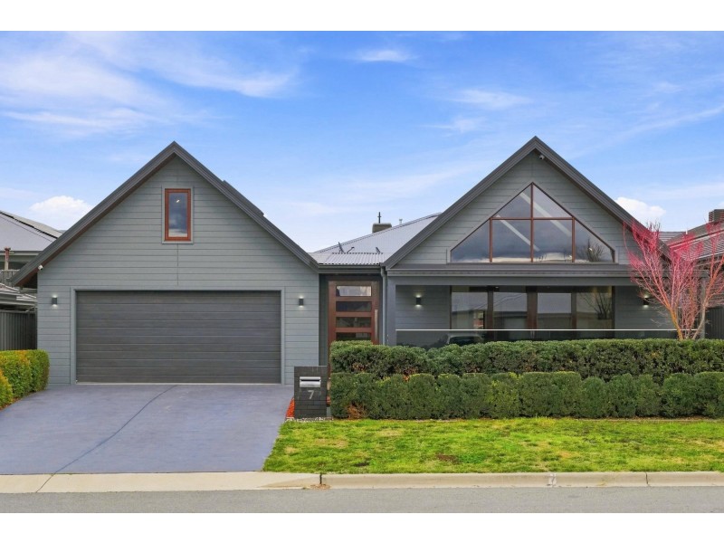 7 Fowlie Terrace, Googong NSW 2620