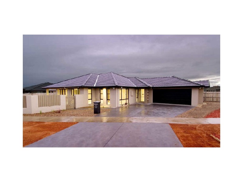 8 Cosy Crescent, Harrison ACT 2914