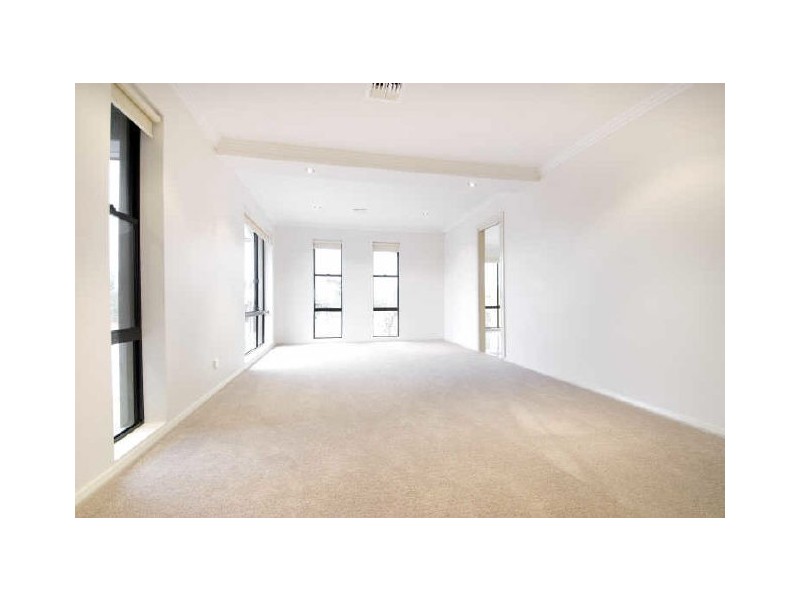 8 Cosy Crescent, Harrison ACT 2914