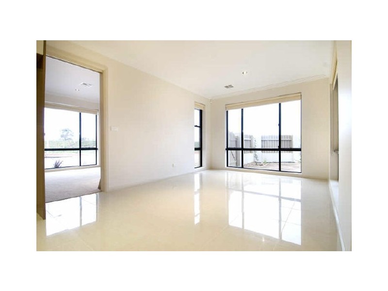 8 Cosy Crescent, Harrison ACT 2914