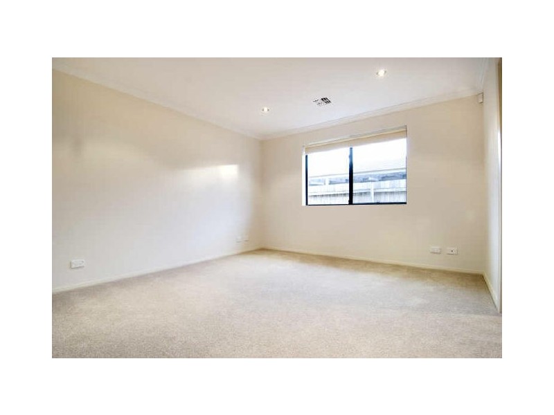 8 Cosy Crescent, Harrison ACT 2914