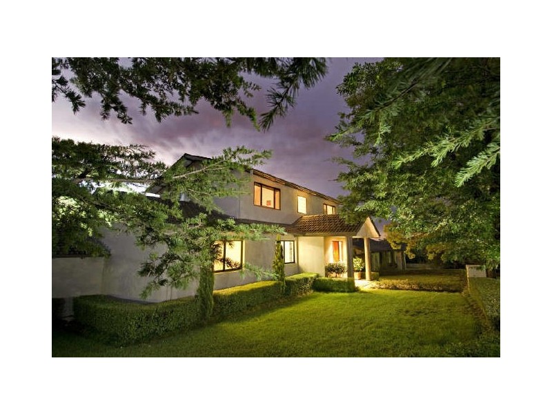 14 Hawkesbury Crescent, Farrer ACT 2607