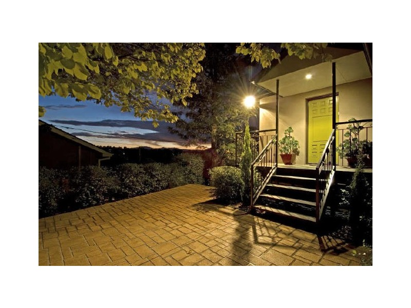 14 Hawkesbury Crescent, Farrer ACT 2607