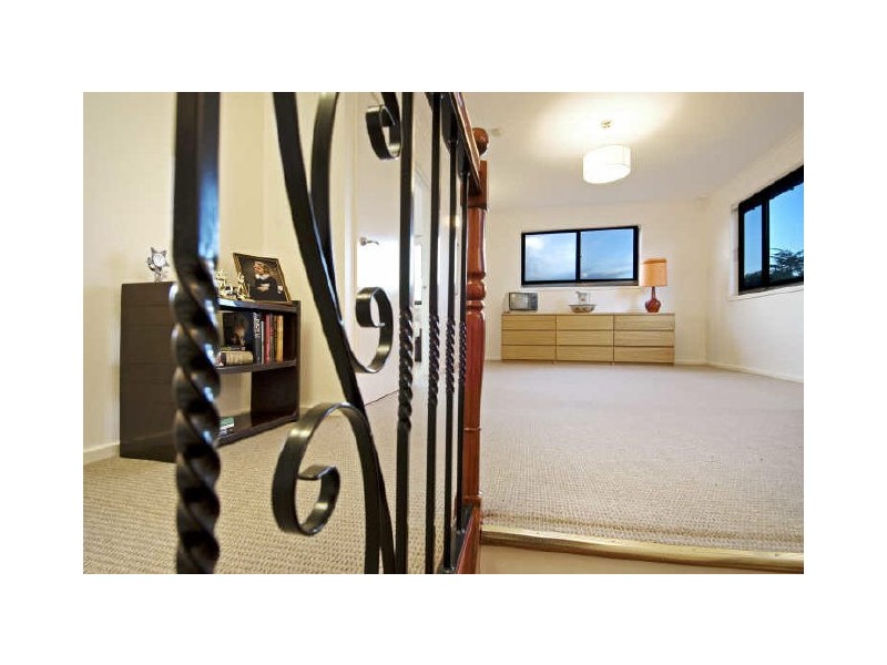 14 Hawkesbury Crescent, Farrer ACT 2607