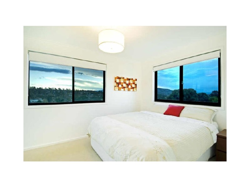 14 Hawkesbury Crescent, Farrer ACT 2607