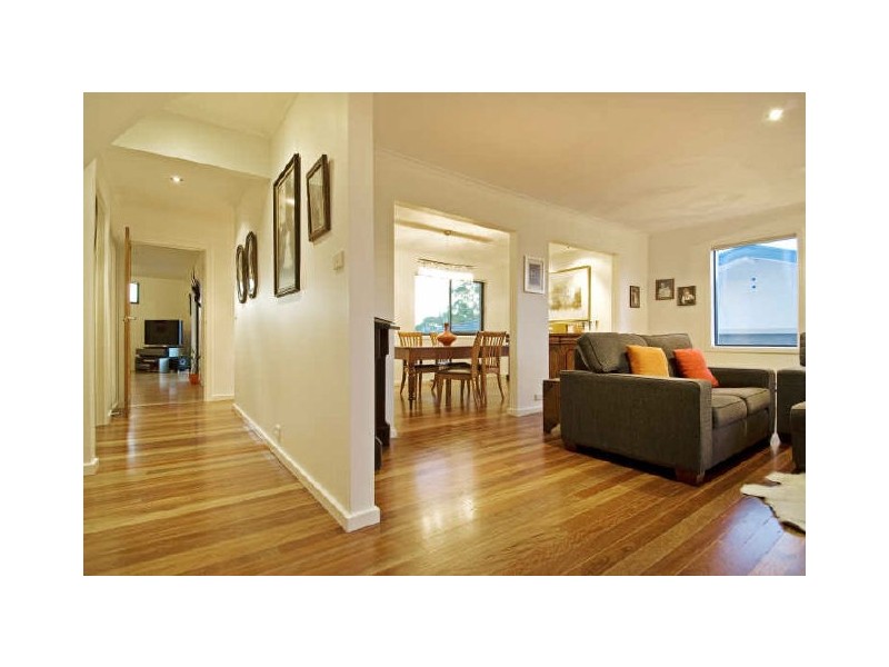 14 Hawkesbury Crescent, Farrer ACT 2607