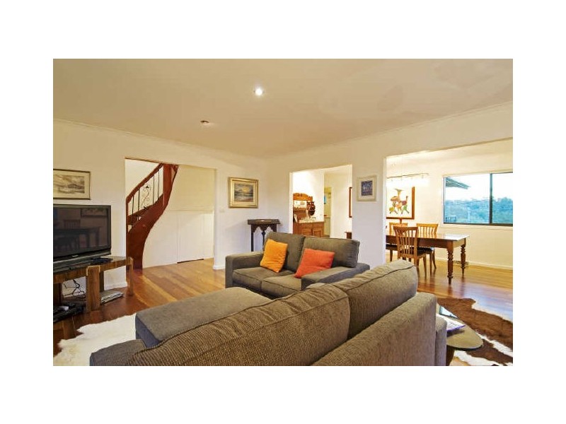 14 Hawkesbury Crescent, Farrer ACT 2607